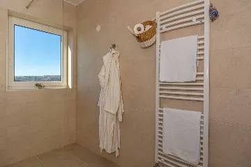 Spacious 5-Bedroom Villa with Pool in Bribir