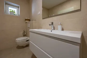 Spacious 5-Bedroom Villa with Pool in Bribir