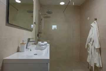 Spacious 5-Bedroom Villa with Pool in Bribir