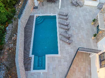 Spacious 5-Bedroom Villa with Pool in Bribir