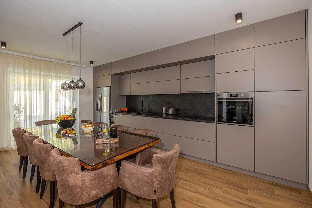 Spacious 5-Bedroom Villa with Pool in Bribir