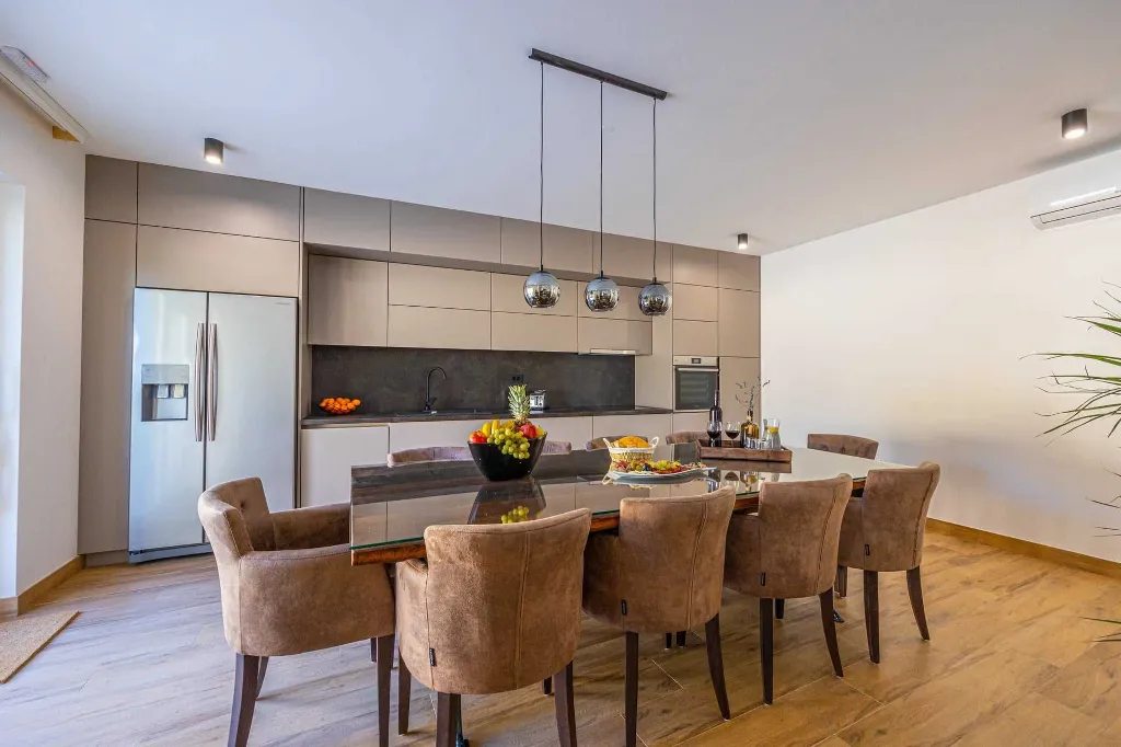 Spacious 5-Bedroom Villa with Pool in Bribir