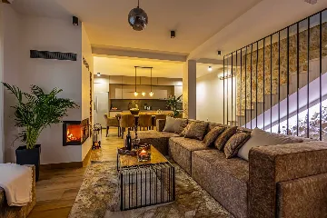 Spacious 5-Bedroom Villa with Pool in Bribir