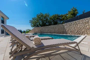 Spacious 5-Bedroom Villa with Pool in Bribir