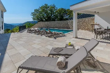 Spacious 5-Bedroom Villa with Pool in Bribir