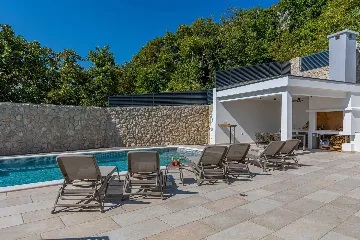 Spacious 5-Bedroom Villa with Pool in Bribir