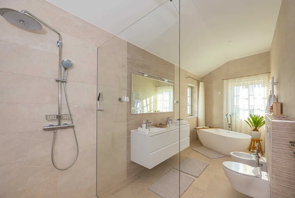 Spacious Sea View Villa with Pool in Bribir
