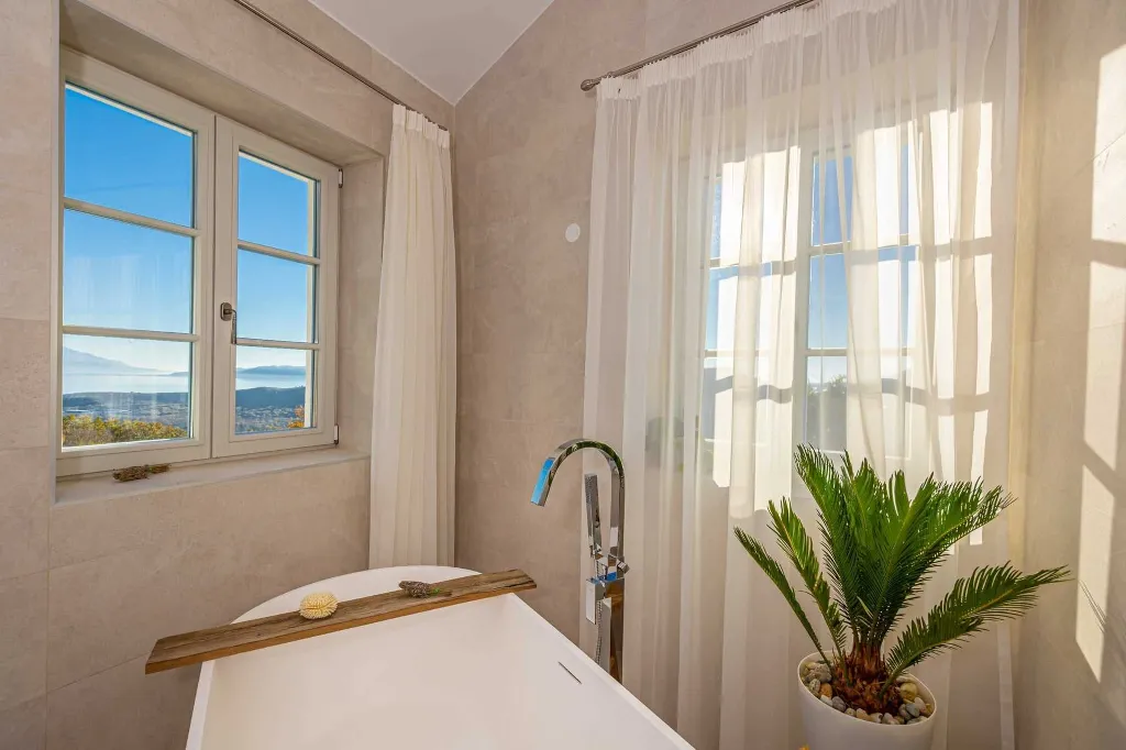 Spacious Sea View Villa with Pool in Bribir