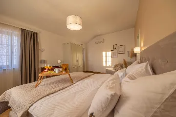 Spacious Sea View Villa with Pool in Bribir