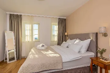 Spacious Sea View Villa with Pool in Bribir