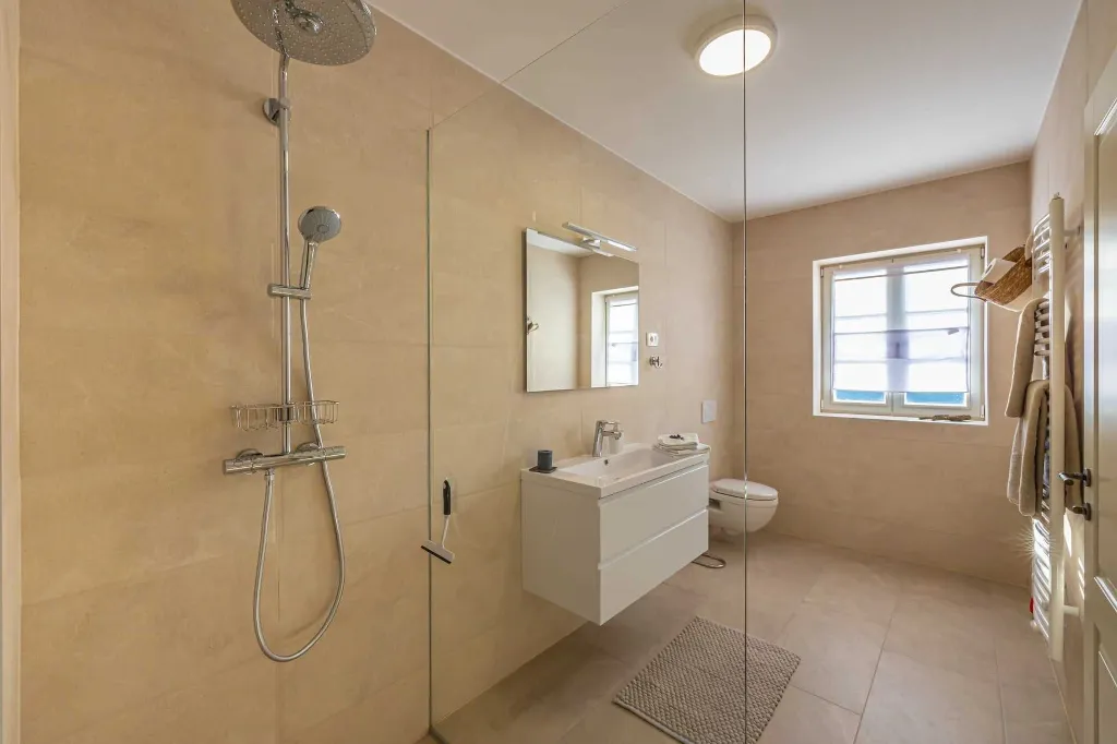 Spacious Sea View Villa with Pool in Bribir