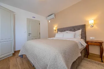 Spacious Sea View Villa with Pool in Bribir