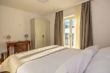 Spacious Sea View Villa with Pool in Bribir