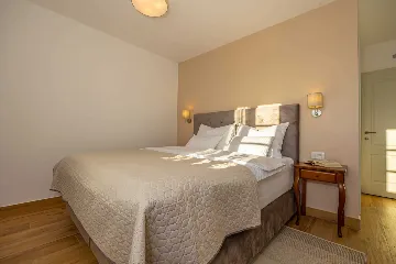 Spacious Sea View Villa with Pool in Bribir