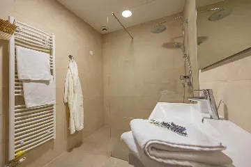 Spacious Sea View Villa with Pool in Bribir