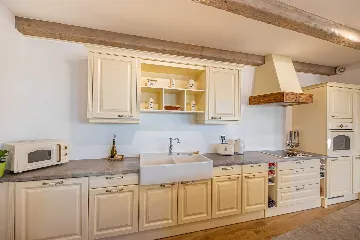 Spacious Sea View Villa with Pool in Bribir