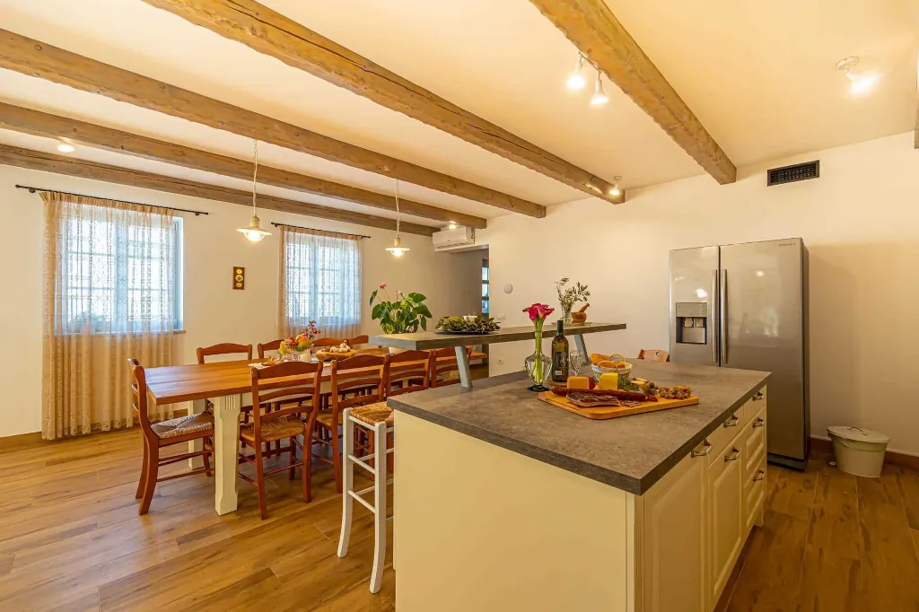 Spacious Sea View Villa with Pool in Bribir