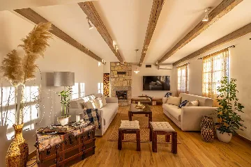 Spacious Sea View Villa with Pool in Bribir