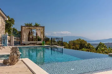 Spacious Sea View Villa with Pool in Bribir