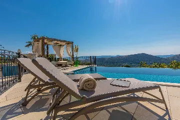 Spacious Sea View Villa with Pool in Bribir