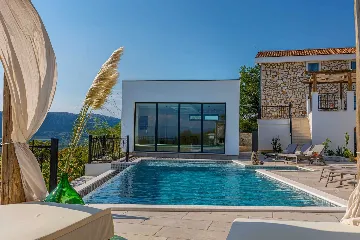 Spacious Sea View Villa with Pool in Bribir