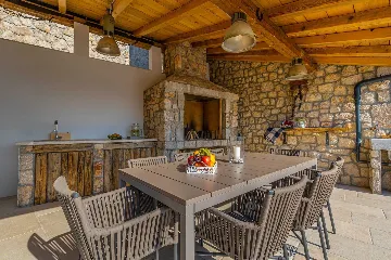 Spacious Sea View Villa with Pool in Bribir