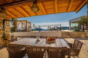 Spacious Sea View Villa with Pool in Bribir