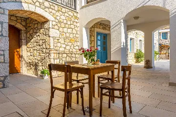 Spacious Sea View Villa with Pool in Bribir