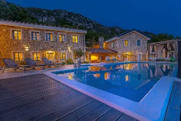 Spacious Sea View Villa with Pool in Bribir