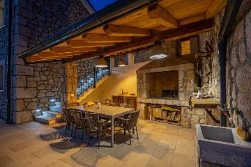 Spacious Sea View Villa with Pool in Bribir