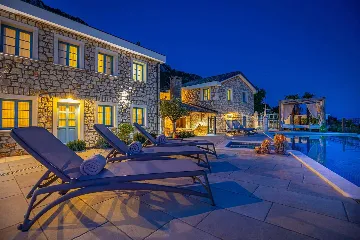 Spacious Sea View Villa with Pool in Bribir