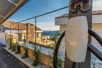 Spacious Sea View Villa with Pool in Bribir