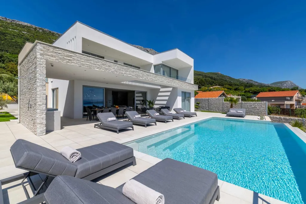 Contemporary Villa Retreat with Pool in Kaštel Stari