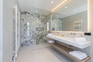 Contemporary Villa Retreat with Pool in Kaštel Stari