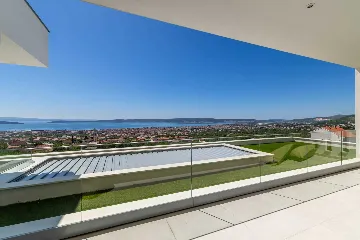 Contemporary Villa Retreat with Pool in Kaštel Stari