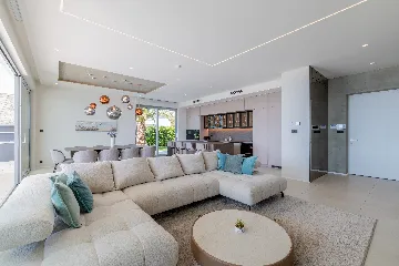 Contemporary Villa Retreat with Pool in Kaštel Stari