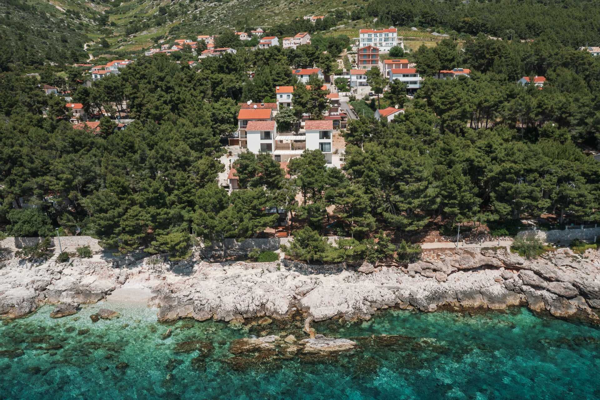 Villa Elarion with Pool