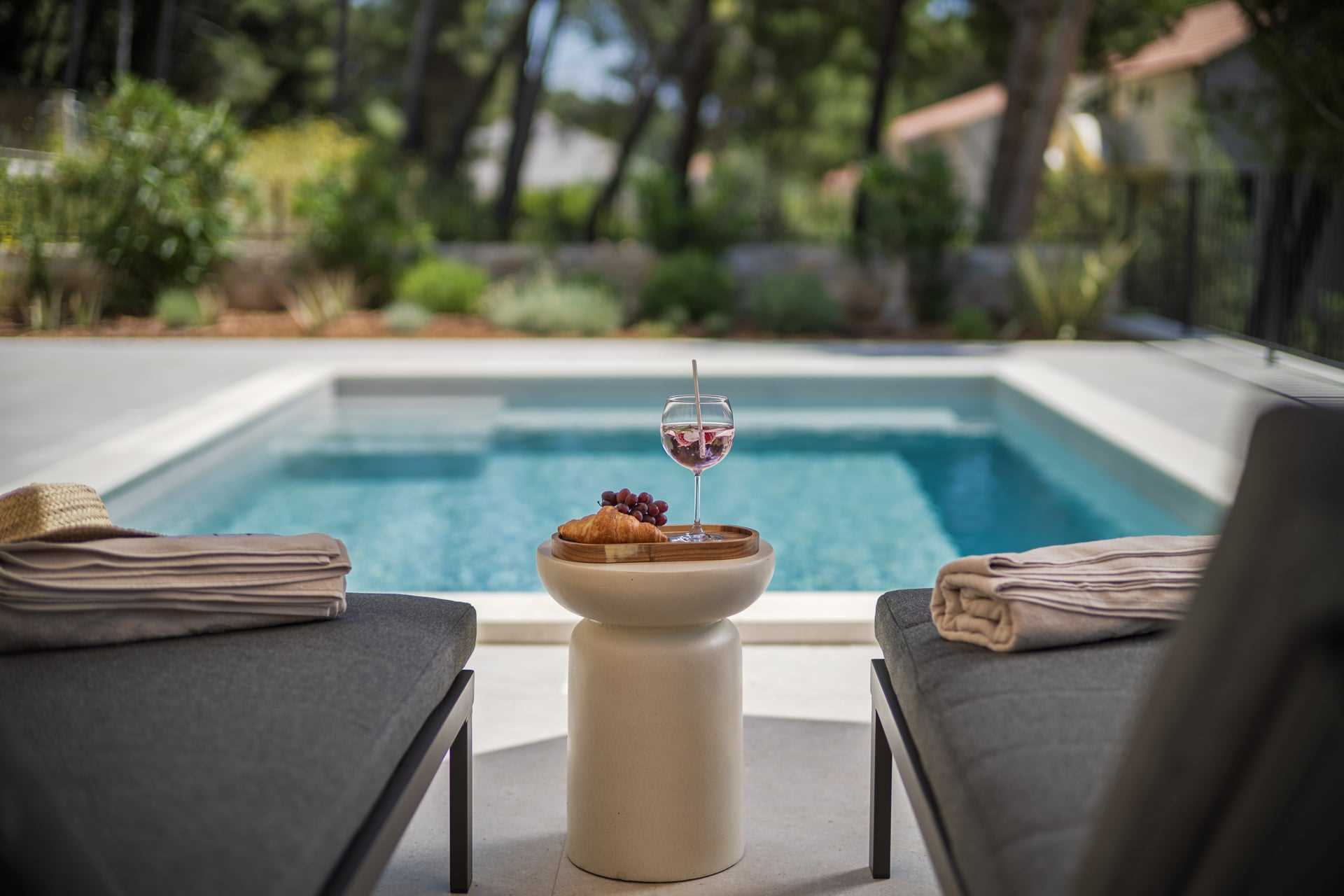 Villa Elarion with Pool