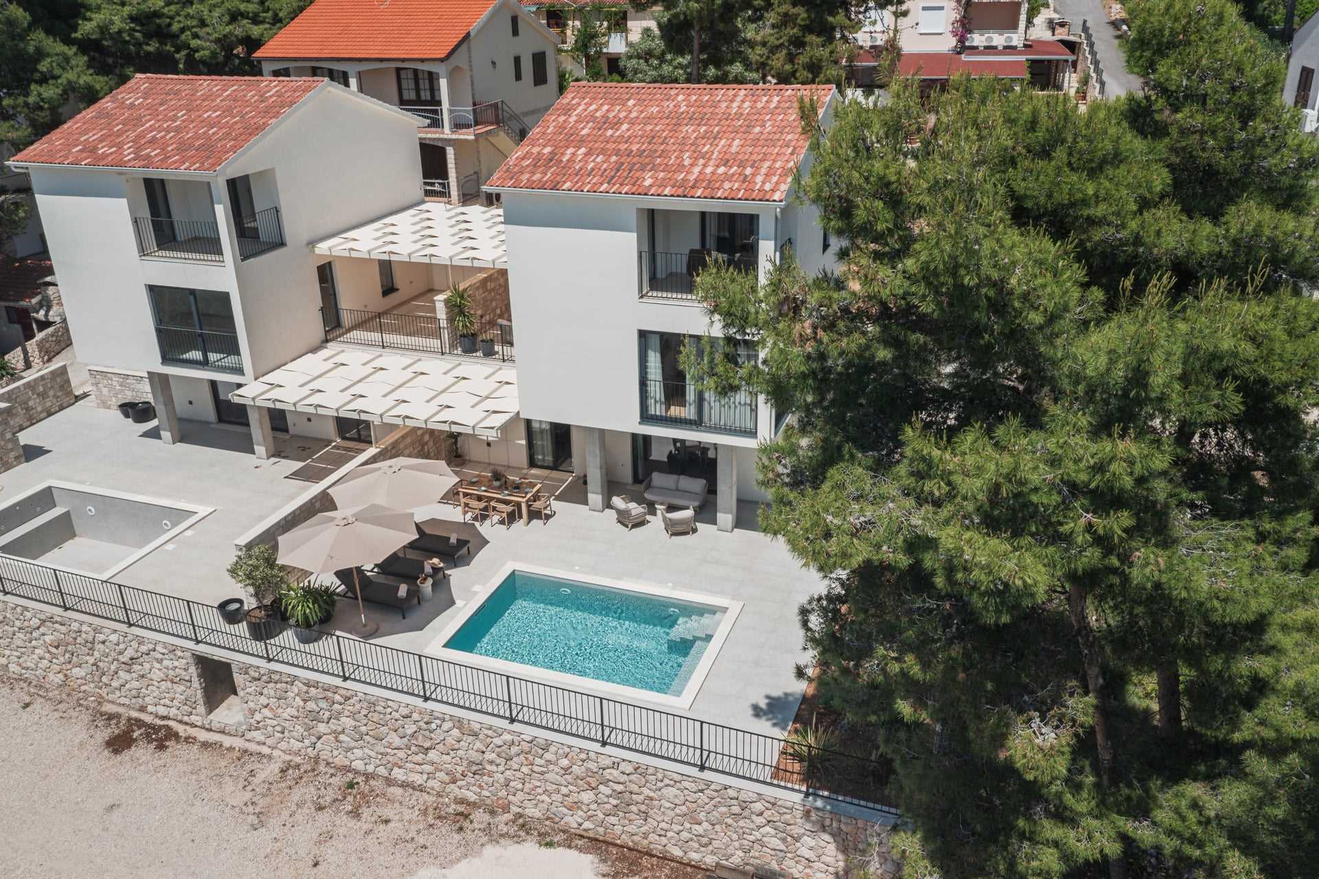 Villa Elarion with Pool