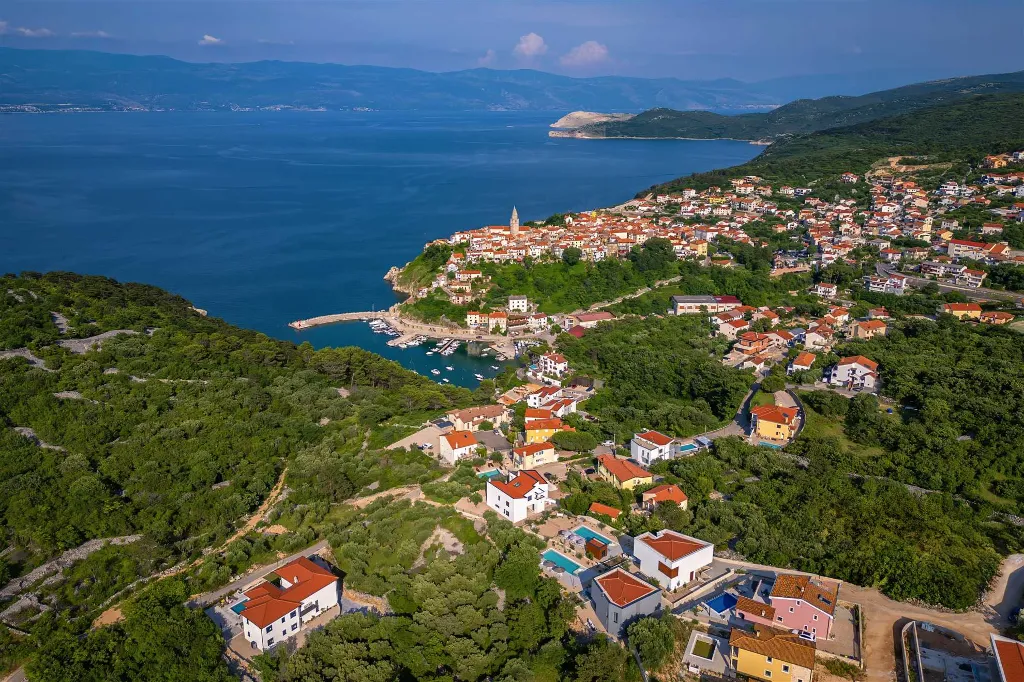 Modern Family Villa with Pool in Vrbnik