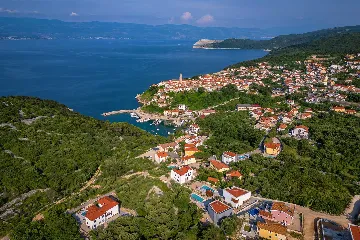 Modern Family Villa with Pool in Vrbnik