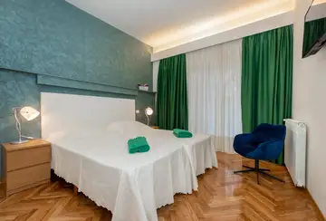 Seaside Family Villa with Pool in Pula