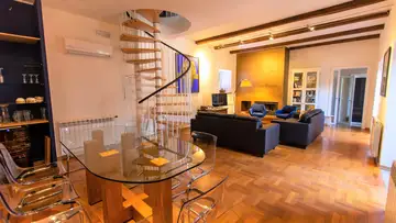 Seaside Family Villa with Pool in Pula