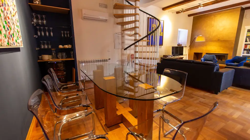 Seaside Family Villa with Pool in Pula