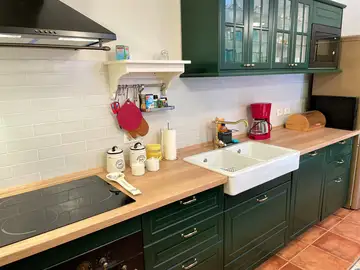 Seaside Family Villa with Pool in Pula