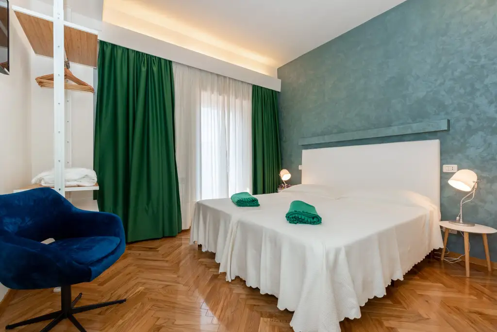 Seaside Family Villa with Pool in Pula
