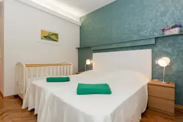 Seaside Family Villa with Pool in Pula