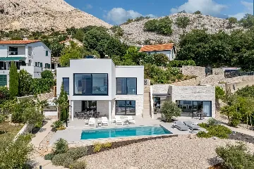 Seaside Villa Retreat with Pool, Stara Baška