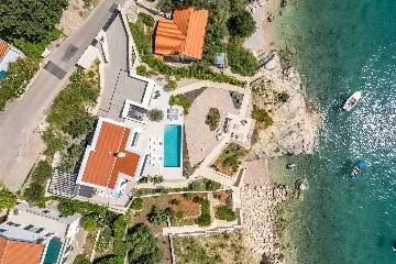 Seaside Villa Retreat with Pool, Stara Baška
