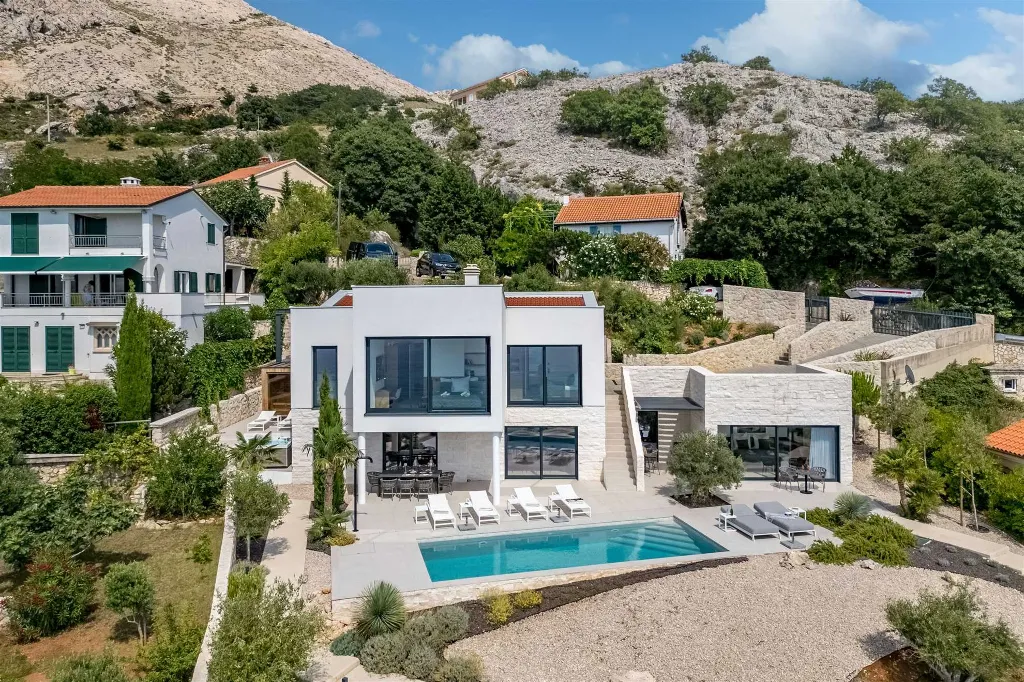 Seaside Villa Retreat with Pool, Stara Baška